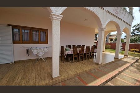 Casa de condomínio para alugar com 530m², 5 quartos e 7 vagasQuintal