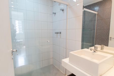 Apartamento para alugar com 56m², 2 quartos e 1 vaga Apartamento para alugar com 56m², 2 quartos e 1 vagaBanheiro