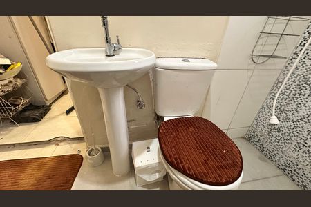 Banheiro de kitnet/studio para alugar com 1 quarto, 20m² em Santo Amaro, São Paulo