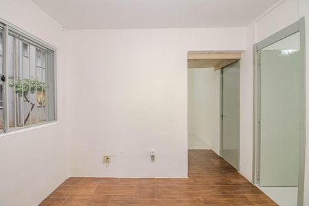 Sala de apartamento para alugar com 2 quartos, 40m² em Rubem Berta, Porto Alegre