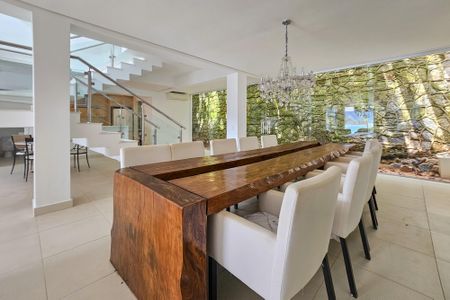 Apartamento para alugar com 300m², 3 quartos e 3 vagas Apartamento para alugar com 300m², 3 quartos e 3 vagasSala