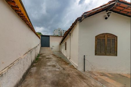 Casa à venda com 500m², 3 quartos e 20 vagas Casa à venda com 500m², 3 quartos e 20 vagasGaragem