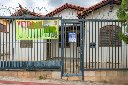 Casa à venda com 500m², 3 quartos e 20 vagas Casa à venda com 500m², 3 quartos e 20 vagasPlaca