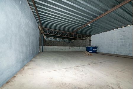 Casa à venda com 500m², 3 quartos e 20 vagas Casa à venda com 500m², 3 quartos e 20 vagasGalpão