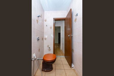 Casa à venda com 500m², 3 quartos e 20 vagas Casa à venda com 500m², 3 quartos e 20 vagasBanheiro Social