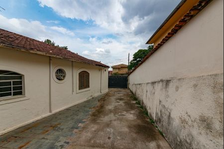 Casa à venda com 500m², 3 quartos e 20 vagas Casa à venda com 500m², 3 quartos e 20 vagasGaragem