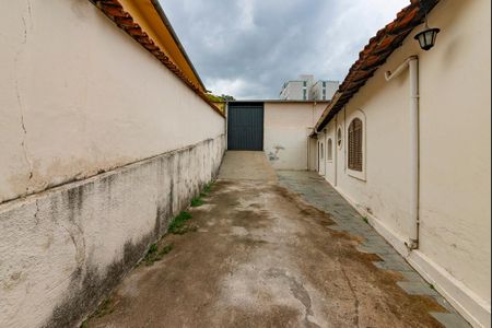 Casa à venda com 500m², 3 quartos e 20 vagas Casa à venda com 500m², 3 quartos e 20 vagasGaragem