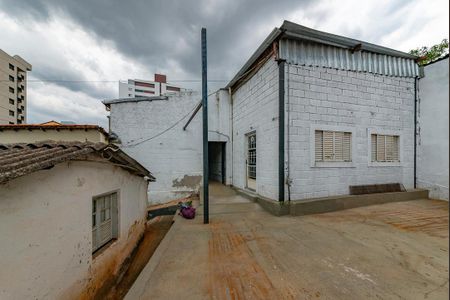 Casa à venda com 500m², 3 quartos e 20 vagas Casa à venda com 500m², 3 quartos e 20 vagasQuintal