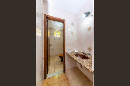 Casa à venda com 500m², 3 quartos e 20 vagas Casa à venda com 500m², 3 quartos e 20 vagasBanheiro Social