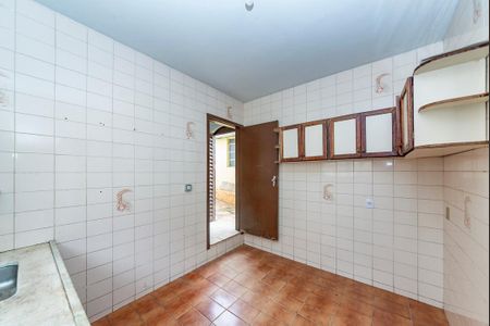 Casa à venda com 500m², 3 quartos e 20 vagas Casa à venda com 500m², 3 quartos e 20 vagasCozinha