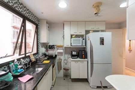Apartamento à venda com 131m², 3 quartos e 2 vagasCozinha