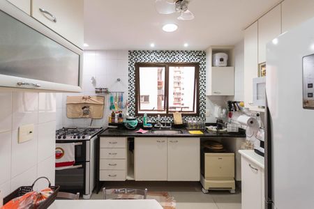 Apartamento à venda com 131m², 3 quartos e 2 vagasCozinha