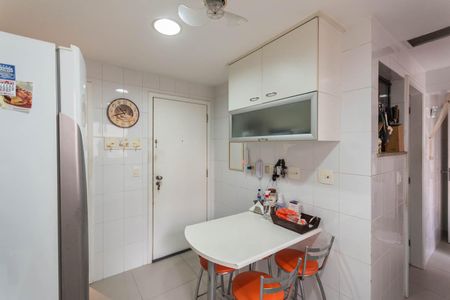 Apartamento à venda com 131m², 3 quartos e 2 vagasCozinha