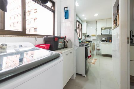Apartamento à venda com 131m², 3 quartos e 2 vagasÁrea de Serviço