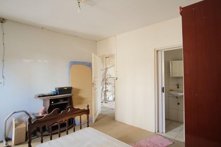 Casa à venda com 286m², 4 quartos e 4 vagasSuíte 2