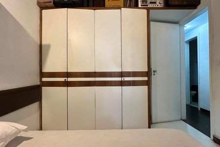 Apartamento à venda com 120m², 3 quartos e 1 vaga Apartamento à venda com 120m², 3 quartos e 1 vagaQuarto 01