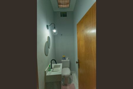 Casa à venda com 320m², 3 quartos e 6 vagas Casa à venda com 320m², 3 quartos e 6 vagasLavabo