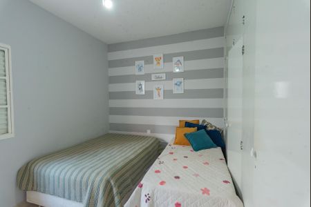 Casa à venda com 320m², 3 quartos e 6 vagas Casa à venda com 320m², 3 quartos e 6 vagasQuarto 2