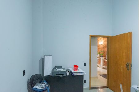 Casa à venda com 320m², 3 quartos e 6 vagas Casa à venda com 320m², 3 quartos e 6 vagasEscritório