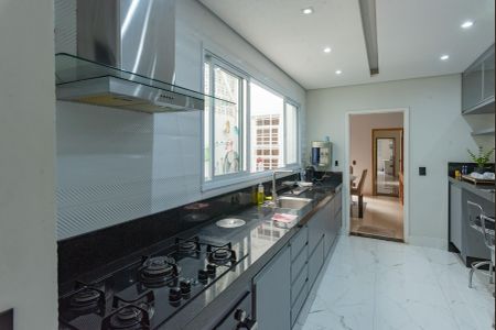 Casa à venda com 320m², 3 quartos e 6 vagas Casa à venda com 320m², 3 quartos e 6 vagasCozinha