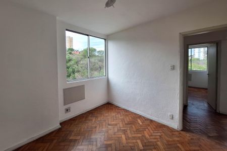 Apartamento à venda com 74m², 2 quartos e 1 vagaQuarto 2