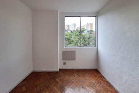 Apartamento à venda com 74m², 2 quartos e 1 vagaQuarto 2