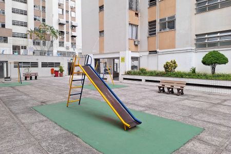 Apartamento à venda com 74m², 2 quartos e 1 vagaÁrea comum