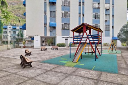 Apartamento à venda com 74m², 2 quartos e 1 vagaÁrea comum