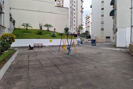 Apartamento à venda com 74m², 2 quartos e 1 vagaÁrea comum