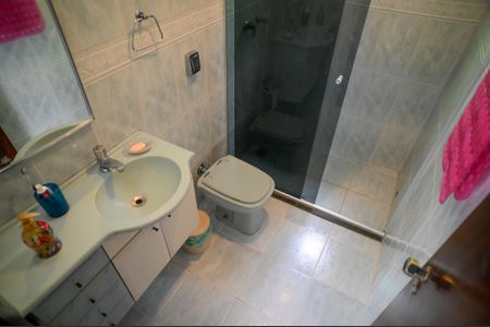 Casa à venda com 250m², 4 quartos e 2 vagas Casa à venda com 250m², 4 quartos e 2 vagasBanheiro da Suíte