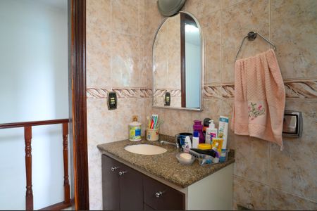 Casa à venda com 250m², 4 quartos e 2 vagas Casa à venda com 250m², 4 quartos e 2 vagasBanheiro Social