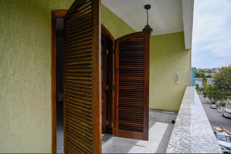 Casa à venda com 250m², 4 quartos e 2 vagas Casa à venda com 250m², 4 quartos e 2 vagasVaranda da Suíte