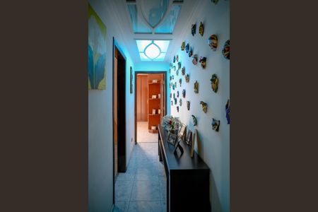 Casa à venda com 250m², 4 quartos e 2 vagas Casa à venda com 250m², 4 quartos e 2 vagasCorredor