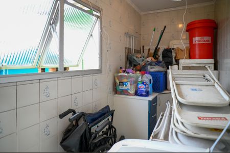 Casa à venda com 250m², 4 quartos e 2 vagas Casa à venda com 250m², 4 quartos e 2 vagasÁrea de Serviço