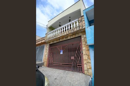 Casa à venda com 250m², 4 quartos e 2 vagas Casa à venda com 250m², 4 quartos e 2 vagasFachada