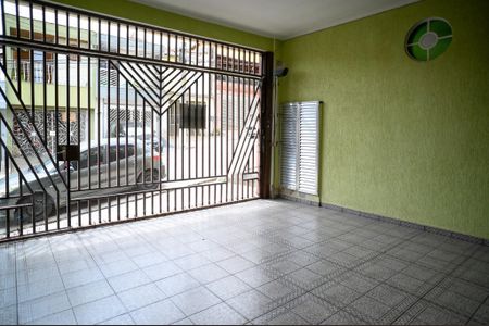 Casa à venda com 250m², 4 quartos e 2 vagas Casa à venda com 250m², 4 quartos e 2 vagasGaragem
