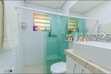 Banheiro de apartamento à venda com 2 quartos, 60m² em Cambuci, São Paulo