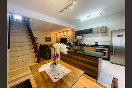 Casa à venda com 160m², 4 quartos e 2 vagasCozinha 1