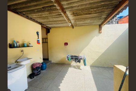 Casa à venda com 160m², 4 quartos e 2 vagasÁrea de Serviço