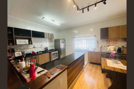 Casa à venda com 160m², 4 quartos e 2 vagasCozinha 1