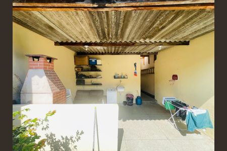 Casa à venda com 160m², 4 quartos e 2 vagasÁrea de Serviço