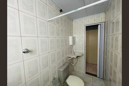 Casa à venda com 160m², 4 quartos e 2 vagasBanheiro 2