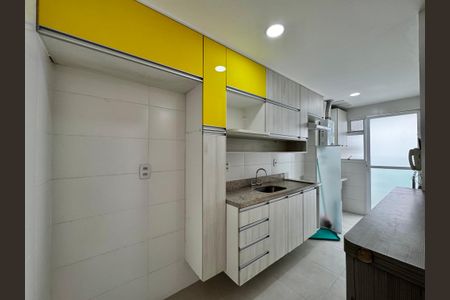 Apartamento à venda com 124m², 3 quartos e 2 vagas Apartamento à venda com 124m², 3 quartos e 2 vagasCozinha e Área de Serviço
