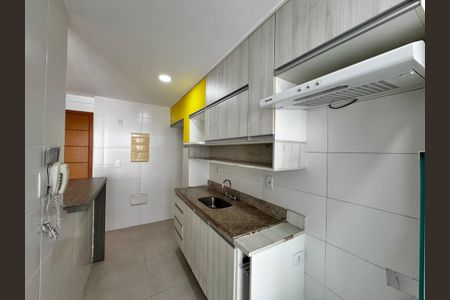 Apartamento à venda com 124m², 3 quartos e 2 vagas Apartamento à venda com 124m², 3 quartos e 2 vagasCozinha e Área de Serviço