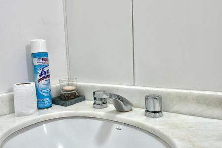 Casa de condomínio à venda com 200m², 4 quartos e 3 vagas Casa de condomínio à venda com 200m², 4 quartos e 3 vagasBanheiro da Suíte 1