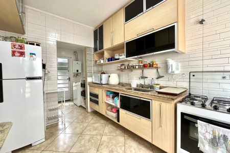 Casa de condomínio à venda com 200m², 4 quartos e 3 vagas Casa de condomínio à venda com 200m², 4 quartos e 3 vagasCozinha