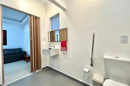 Casa de condomínio à venda com 200m², 4 quartos e 3 vagas Casa de condomínio à venda com 200m², 4 quartos e 3 vagasBanheiro Social