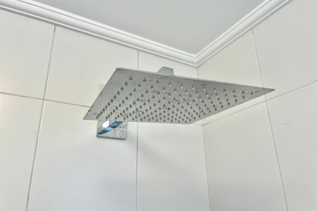 Casa de condomínio à venda com 200m², 4 quartos e 3 vagas Casa de condomínio à venda com 200m², 4 quartos e 3 vagasBanheiro de Serviço