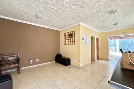 Casa de condomínio à venda com 200m², 4 quartos e 3 vagas Casa de condomínio à venda com 200m², 4 quartos e 3 vagasÁrea comum