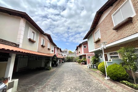 Casa de condomínio à venda com 200m², 4 quartos e 3 vagas Casa de condomínio à venda com 200m², 4 quartos e 3 vagasÁrea comum